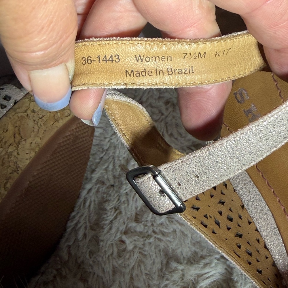 NWOT Italian Leather Wedge Sandals - Picture 9 of 10